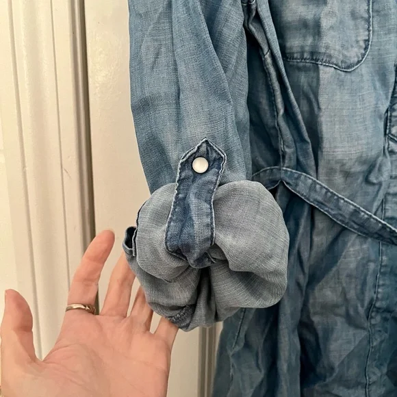 H&M NWOT Light Wash Denim Maternity Shirt Tunic - Picture 5 of 6